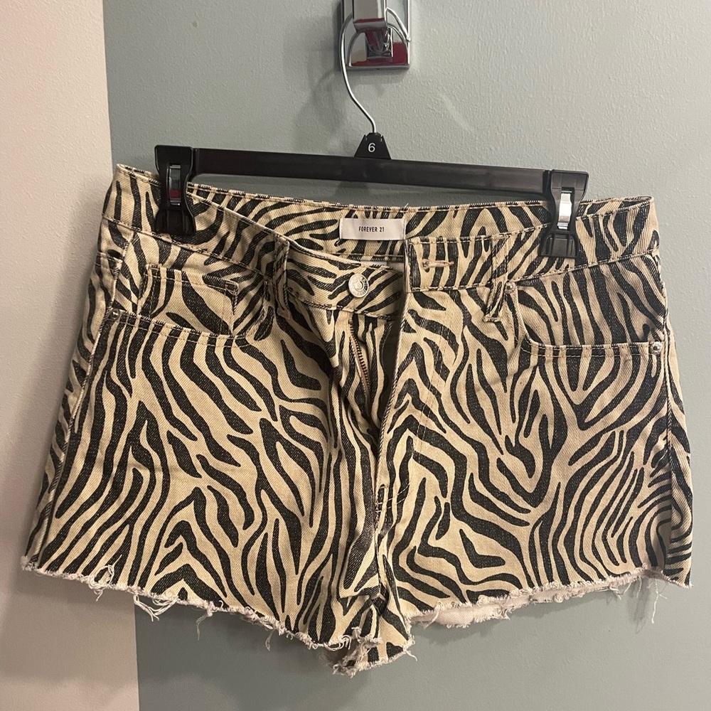 F21 Size 29 Print Shorts